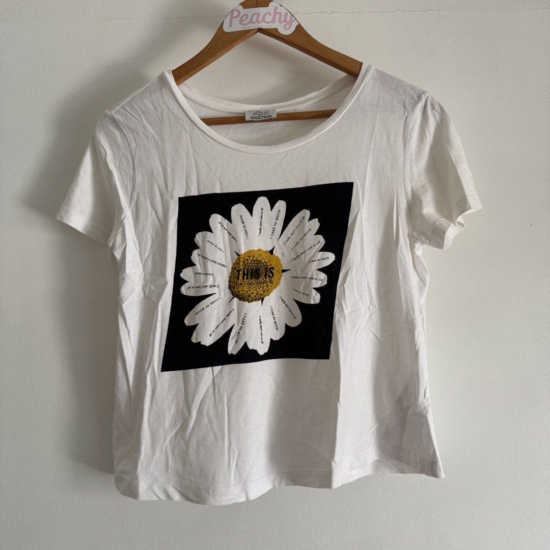 Zara shirt (Category: Shirts) located in Manila. Submitted by apparella.ph (Listing ID 1467709297, Image 1). Description: Soft cotton No laws but has sign of usage.pwede pang bahay or for outdoor lng :) Bust:36 Length:20 ☑️Everything is my Own preloved / BNWT/BNWOT ☑️ not thrifted/Ukay ☑️ malukot sa picture kasi na stock sa cabinet (tinatamad mag plantsa ✌️ ) ☑️Personal items ( usually bought in US/UK/JPN ) every year po ako nag aabroad so expect