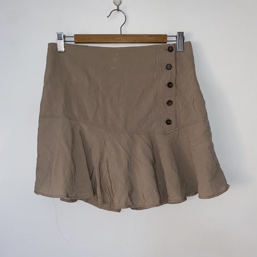 ZARA skort (Category: Shorts) located in San Jose del Monte. Submitted by mamiracky (Listing ID 1467680893, Image 2). Description: .