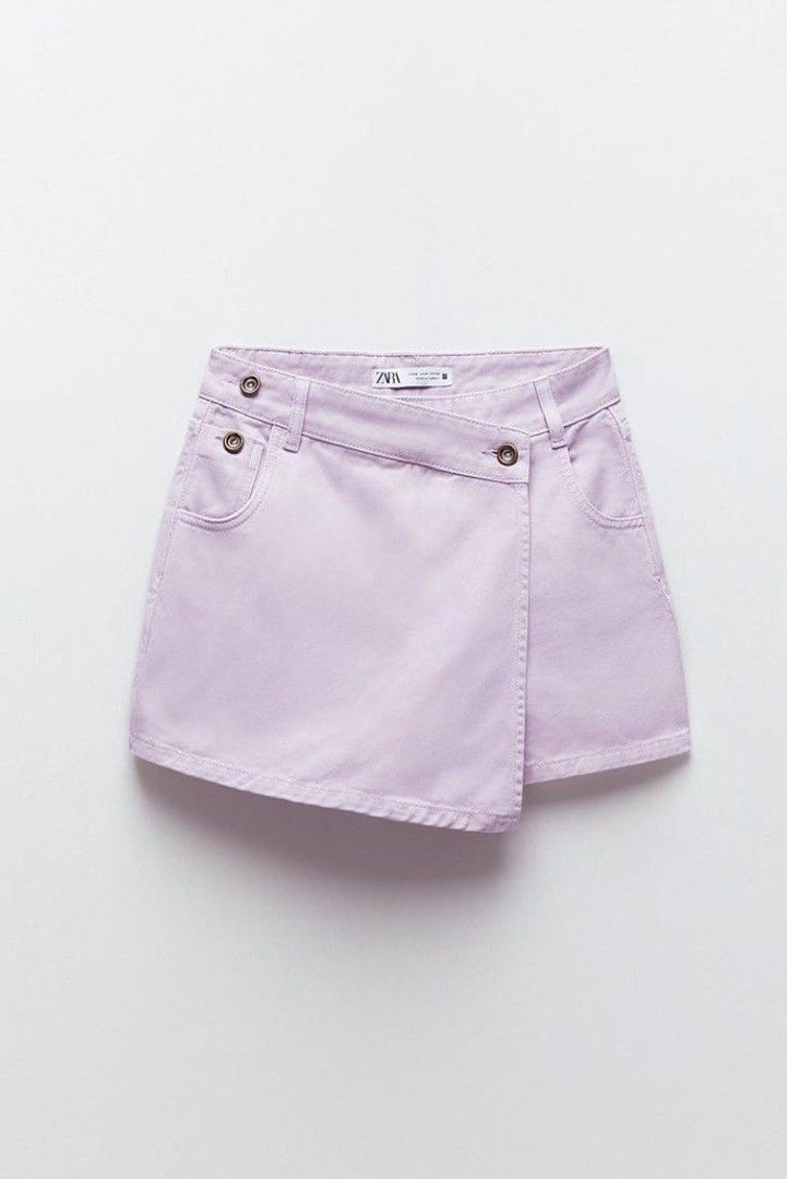 Zara skort (Category: Skirts) located in Manila. Submitted by ourburstingwardrobe_ (Listing ID 1467696062, Image 1). Description: Size s In great condition.