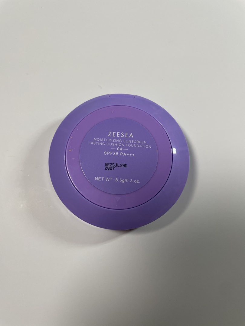 ZEESEA Moisturizing Sunscreen Lasting Cushion Foundation 04 (Category: Makeup) located in Caloocan City. Submitted by swiftcloud506 (Listing ID 1467753008, Image 2). Description: — brand: ZEESEA Moisturizing Sunscreen Lasting Cushion Foundation — shade: 04 — swatched only! — rfs: decluttering pls DM me for more info!.