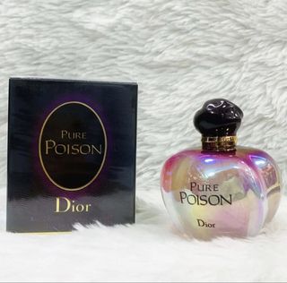 (Category: ) located in . Submitted by luxuryfragrances (Listing ID 1467896012, Image 1). Description: .