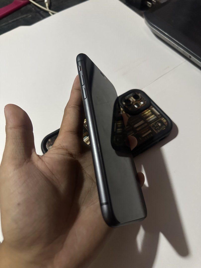 11 128gb black (Category: iPhone 11 Series) located in Los Banos. Submitted by frnci (Listing ID 1467961970, Image 3). Description: No major issue, good for personal use.