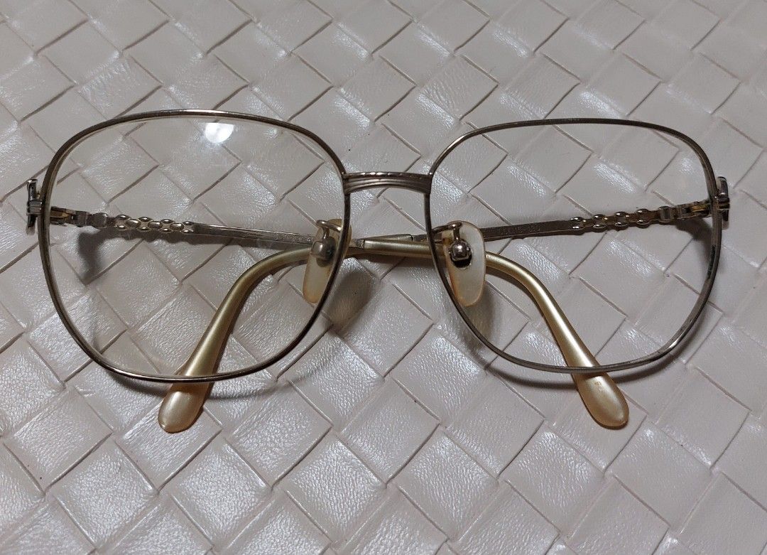 14k GF eyeglasses (Category: Sunglasses & Eyewear) located in Camaligan. Submitted by timeless-trinkets (Listing ID 1468013759, Image 1). Description: replaceable lense light weight.