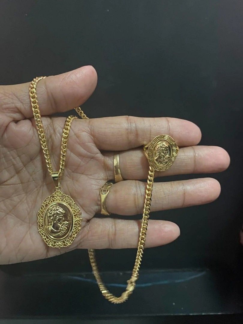 14K Vermiel Gold 2n1 Set (Category: Necklaces) located in Caloocan City. Submitted by cheskhaionlinestore2.0 (Listing ID 1467855957, Image 2). Description: Ganda nyan para Kang naka real 18K Saudi Gold 😍 New Collection 🥰 14k GOLD VERMEIL Super Sale ⚡ 2n1 Set ₱1100 only 📌 What is Vermeil Gold? 14K Vermiel Gold Gold vermeil (pronounced ver-may) is a high-quality type of gold-plated jewelry defined by a sterling silver base metal, a thick gold la