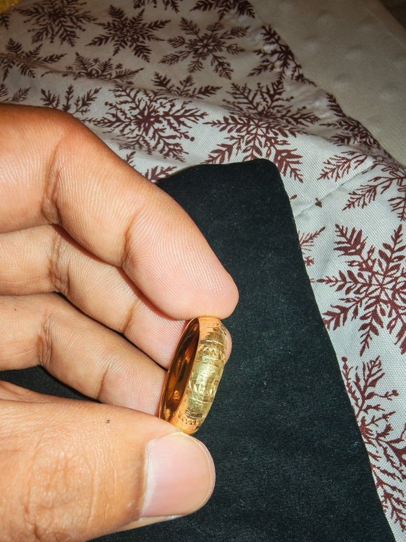18k gold ring 1.31g (Category: Jewelry) located in Cebu City. Submitted by kenj1997 (Listing ID 1468030286, Image 1). Description: .