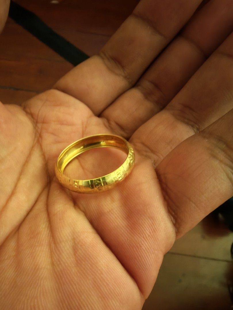 18k gold ring 1.31g (Category: Jewelry) located in Cebu City. Submitted by kenj1997 (Listing ID 1468030286, Image 2). Description: .
