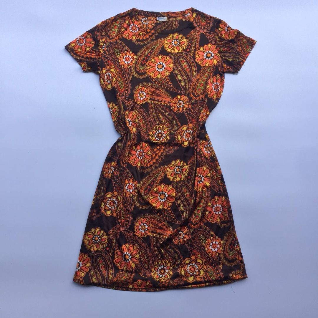 1970s Floral Dress Puccini (Category: Dresses) located in Pagsanjan. Submitted by ovothrift (Listing ID 1467934607, Image 2). Description: length - 35.5 width - 18 very good condition issue - loose stitching at hem Feel free to message me if you have questions or want more photos random freebies each order.