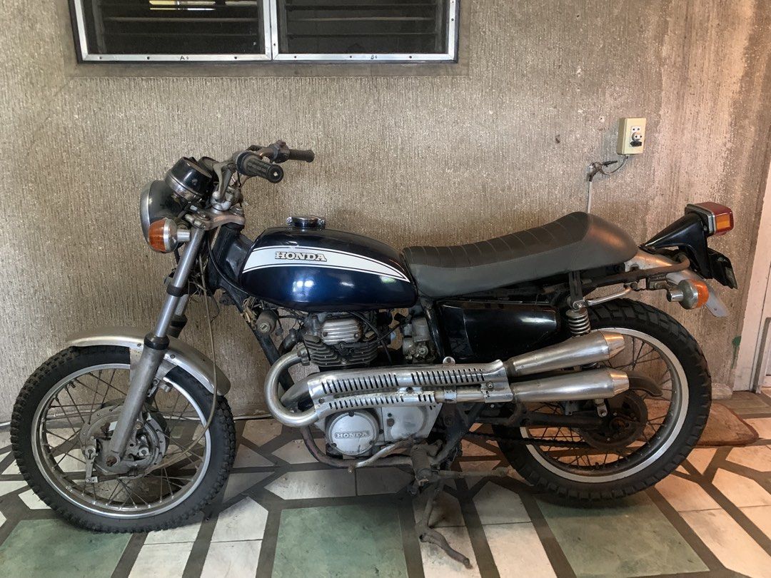 1972 Honda CL350 Scrambler (Category: Motorbikes for Sale) located in Iloilo. Submitted by kirkbiz (Listing ID 1467839853, Image 1). Description: 1972/74 CL350 Scrambler (1974 cb360 VIN) Issues: Not running No LTO docs Rear side panel covers Rear foot pegs Carb manifold Location: Iloilo City.