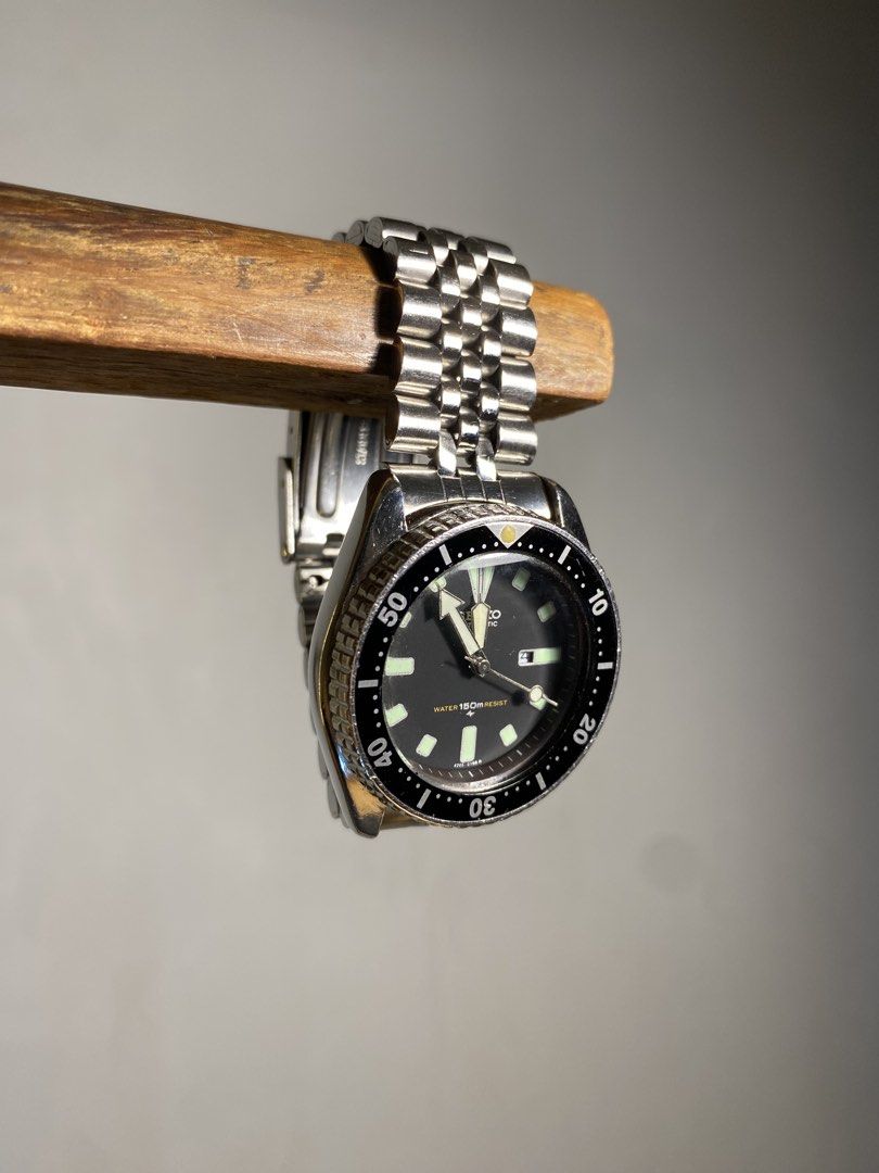 1983 Vintage Seiko Medium Diver (Category: Men's Watches) located in Pasig City. Submitted by barako.vintage (Listing ID 1467900597, Image 1). Description: Vintage 4205 Manual and Automatic Movement for Collectors ‼️Free 1 nato strap if you purchase the diver‼️ Watch Identification & Specifications Brand / Model: Vintage Seiko 150m Professional Hi-Beat Diver (commonly nicknamed the “Mini-Apocalypse” or “Baby Willard”) Reference Number: 311296 (st