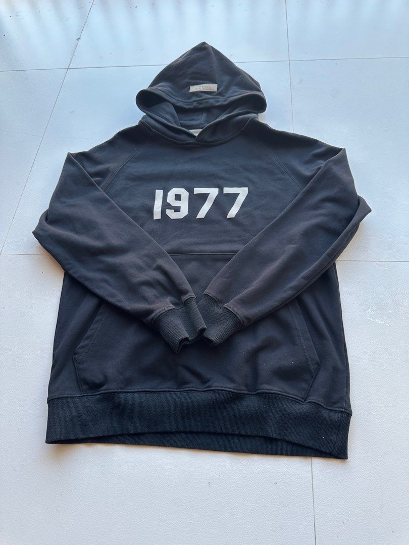 1977 hoodies M (Category: Hoodies) located in Angeles City. Submitted by royal_vintage_thriftshop (Listing ID 1467910624, Image 2). Description: NO ISSUE .