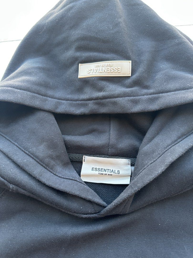 1977 hoodies M (Category: Hoodies) located in Angeles City. Submitted by royal_vintage_thriftshop (Listing ID 1467910624, Image 3). Description: NO ISSUE .