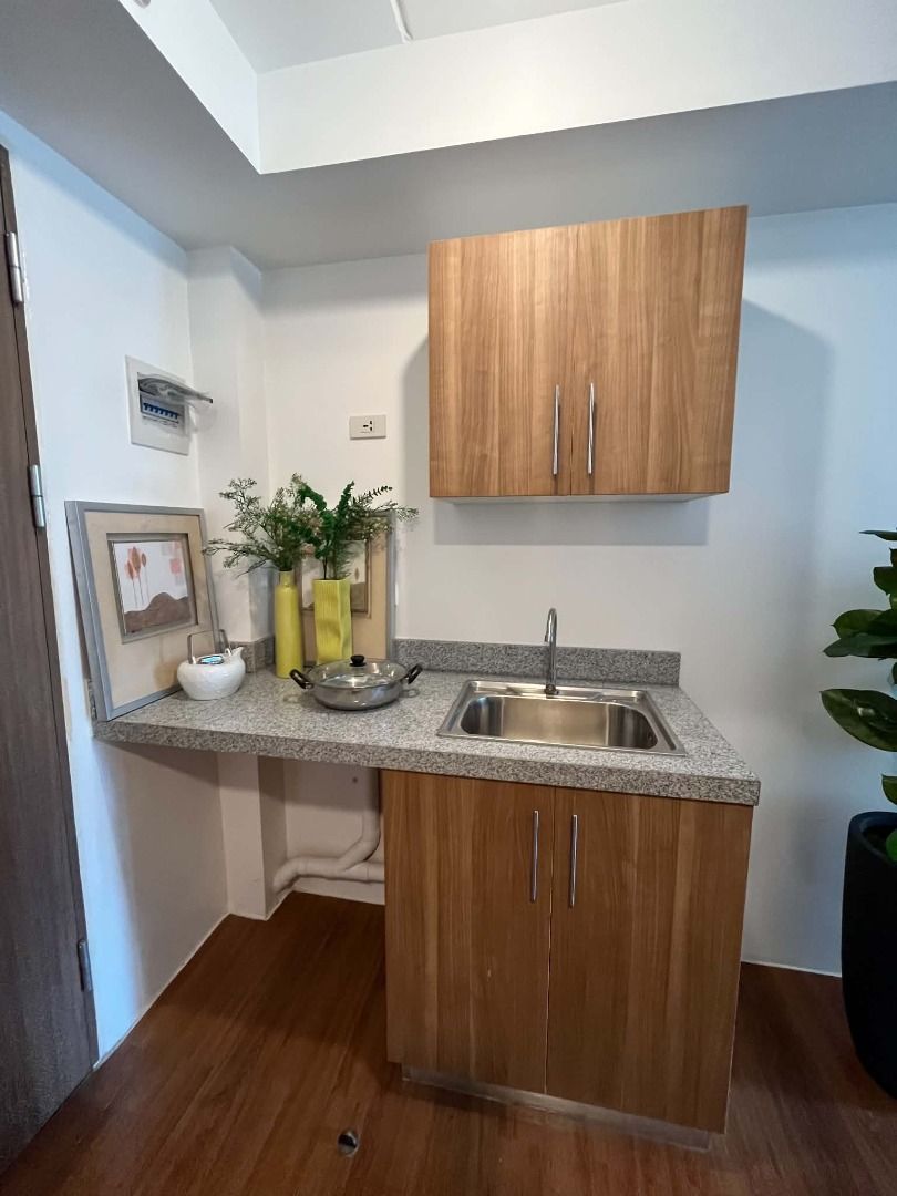 1BR CONDO UNIT FOR SALE IN PASIG (Category: Apartments & Condos) located in Pasay City. Submitted by nildzpedrosa (Listing ID 1370069792, Image 2). Description: 🏙️ CONDO UNIT FOR SALE – HAMPTON GARDENS, PASIG CITY! 🏡✨ 🔑 READY FOR OCCUPANCY (RFO)! Move into your new home or start earning through rental income! 90K TO MOVE-IN Looking for a condo in Pasig? This is your chance to own a unit at Hampton Gardens! ❤️ ✨ Ideal for: 🏡 End-users looking 