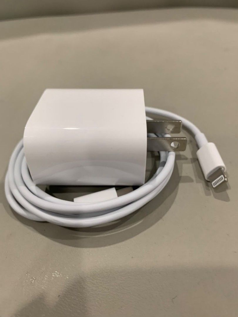 20W charger iphone lightning (Category: Chargers & Cables) located in Manila. Submitted by mchlleabrnts (Listing ID 1467912635, Image 1). Description: working no issue.