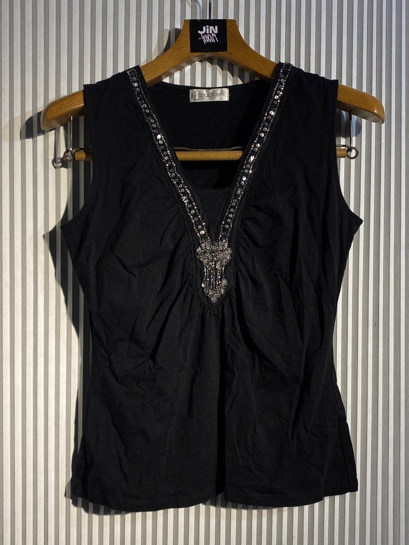 22 OCTOBRE Beaded Sleeveless Top (Category: Sleeveless) located in Bocaue. Submitted by jintanthrift (Listing ID 1468020139, Image 1). Description: Medium.
