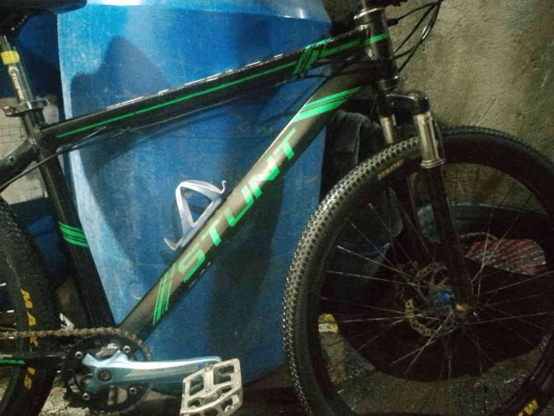 27.5 mtb (Category: Bicycles) located in Manila. Submitted by ryan061584 (Listing ID 1468041963, Image 3). Description: 27.5 stunt mtb alloy frame 1by crank 8speed ligon hubs hydraulic brakes sealed berings na lahat kaya wlang alog bago lang tires & inner tubes maxxis pace 27.5 isasabak nalang good brakes good shifting fork nalng ndi pa alloy pickup or meetups sa malapit mixue lower bicutan loc. open swap sa cp atleast 128gb+ cash.