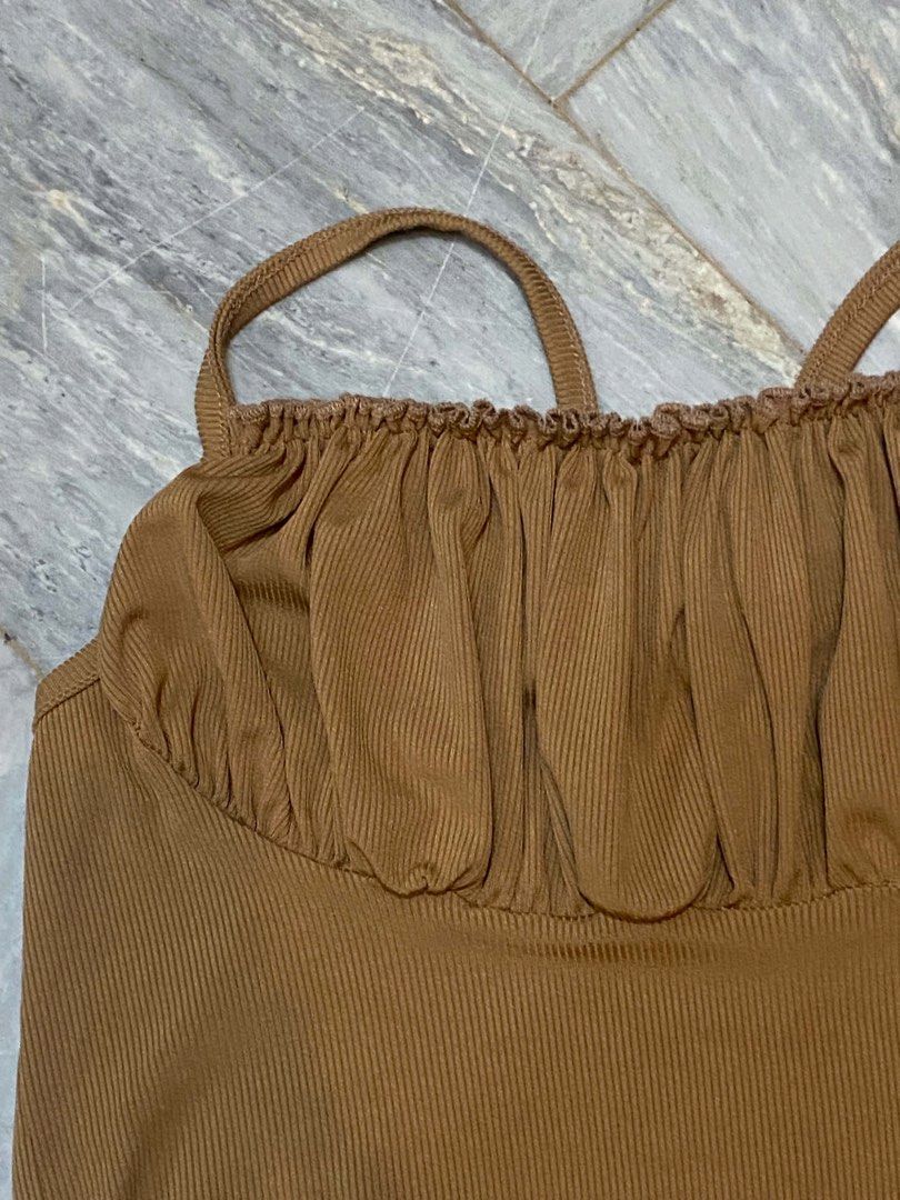 FREE 2 TOPS Caramel & White (Category: Sleeveless) located in Bacoor. Submitted by s4dee (Listing ID 1468002711, Image 2). Description: size: xs - small - cropped.