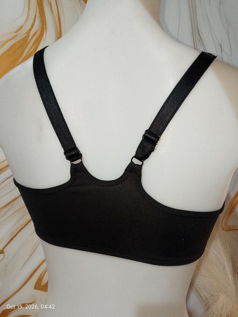 34dd WACOAL BRA FRONT CLOSURE CLASP NO PADS WITH UNDERWIRE (Category: Undergarments & Loungewear) located in Manila. Submitted by truecrystal-1407 (Listing ID 1468051979, Image 3). Description: orig WACOAL.
