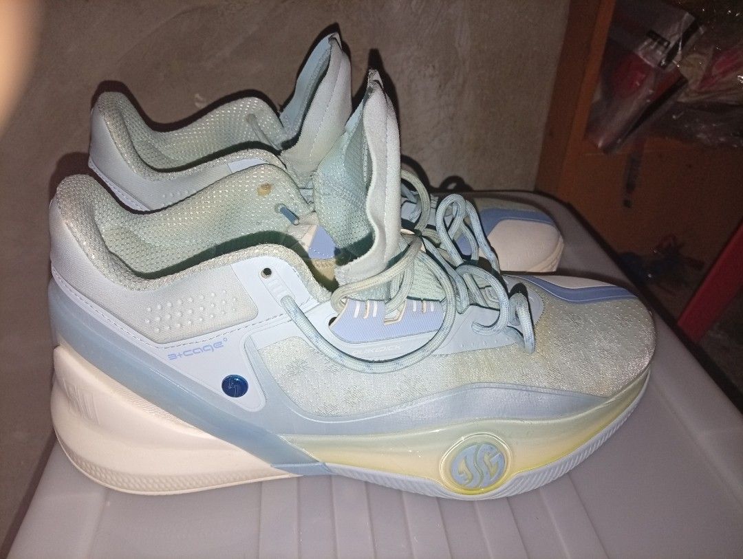 361° shoes 3 pairs bundle (Category: Sneakers) located in Makati City. Submitted by boomtarat.396 (Listing ID 1467908296, Image 1). Description: 600-700-500. All no box used at most 3 times for parties. PRICE NEGOTIABLE if take all Cembo Taguig location 1.5k sagad if take all.