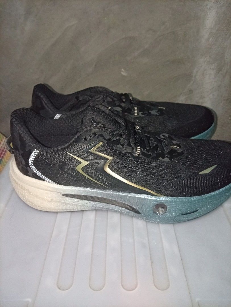 361° shoes 3 pairs bundle (Category: Sneakers) located in Makati City. Submitted by boomtarat.396 (Listing ID 1467908296, Image 2). Description: 600-700-500. All no box used at most 3 times for parties. PRICE NEGOTIABLE if take all Cembo Taguig location 1.5k sagad if take all.
