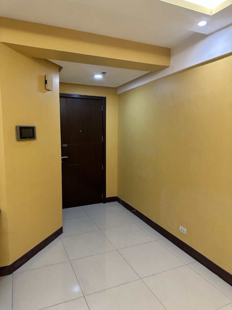 3 br for sale (Category: Apartments & Condos) located in San Juan City. Submitted by assylaneecol13 (Listing ID 1467955555, Image 3). Description: tuskany mckinley 68.60 sqm Loft type- extended 3 BR 2 bathroom With 1 parking.