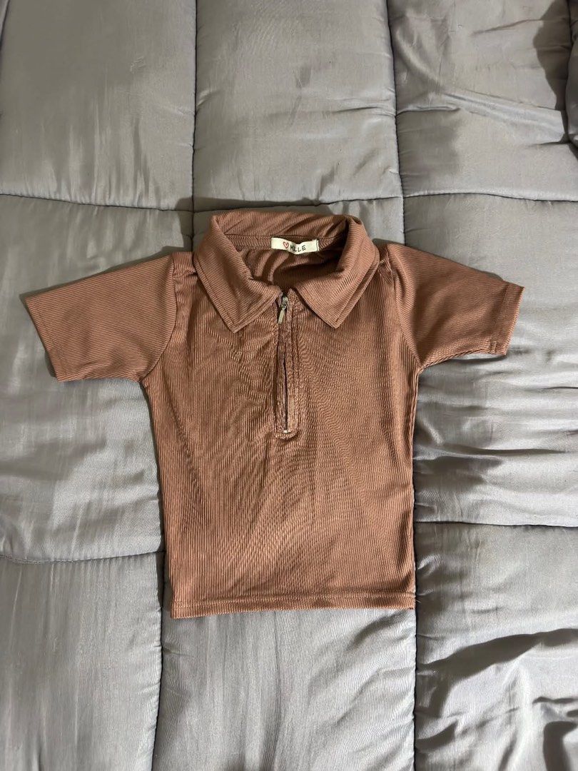 3 FOR ₱150 (Category: Sleeveless) located in Legazpi City. Submitted by bouxloset (Listing ID 1467946759, Image 2). Description: 3 FOR ₱150! - Preloved items—please manage your expectations. - Buyer shoulders shipping fee (SF). 📍Leagazpi City can fit xs-s only HOW TO ORDER: 1. Take a screenshot of your chosen items. 2. Send me a DM to claim!￼.
