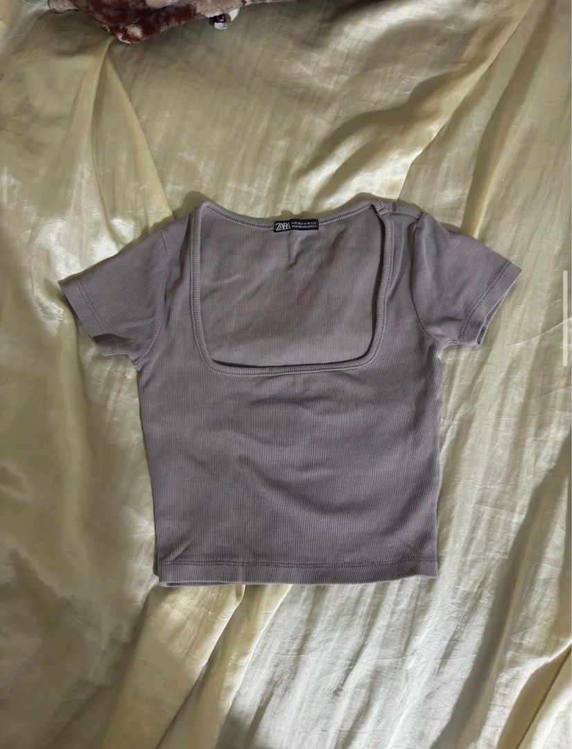 3 FOR ₱100 (Category: Blouses) located in Legazpi City. Submitted by bouxloset (Listing ID 1467947480, Image 2). Description: 3 FOR ₱100! - Preloved items—please manage your expectations. - Buyer shoulders shipping fee (SF). 📍Leagazpi City can fit xs-s only HOW TO ORDER: 1. Take a screenshot of your chosen items. 2. Send me a DM to claim!￼.