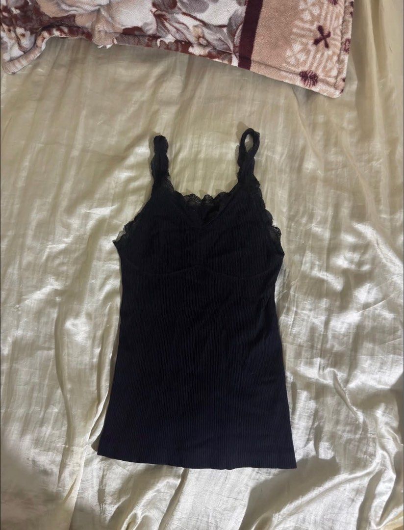 3 FOR ₱50 (Category: Sleeveless) located in Legazpi City. Submitted by bouxloset (Listing ID 1467946928, Image 2). Description: 3 FOR ₱50! - Preloved items—please manage your expectations. - Buyer shoulders shipping fee (SF). 📍Leagazpi City can fit xs-s only HOW TO ORDER: 1. Take a screenshot of your chosen items. 2. Send me a DM to claim!￼.