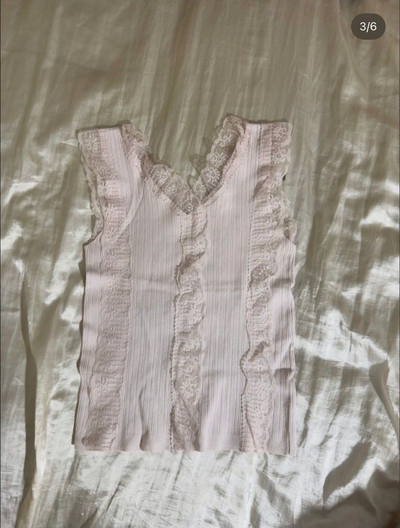 3 FOR ₱50 (Category: Sleeveless) located in Legazpi City. Submitted by bouxloset (Listing ID 1467946928, Image 1). Description: 3 FOR ₱50! - Preloved items—please manage your expectations. - Buyer shoulders shipping fee (SF). 📍Leagazpi City can fit xs-s only HOW TO ORDER: 1. Take a screenshot of your chosen items. 2. Send me a DM to claim!￼.
