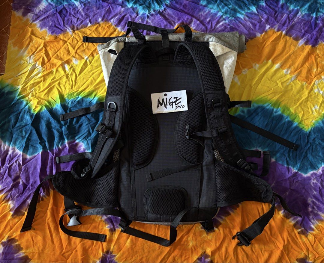 6Dots Rolltop Ul Hiking Backpack (Category: Hiking & Camping) located in Davao. Submitted by juanmigz.ph (Listing ID 1467864002, Image 3). Description: 6dots Rolltop UL Hiking Backpack Very Good ✅ - Capacity up to 40L - *w/ signs of used & minimal flaws* Materials: Tyvek®️ Php 6,500.00 free shipping 📦 PM for more Inquiry 😁….