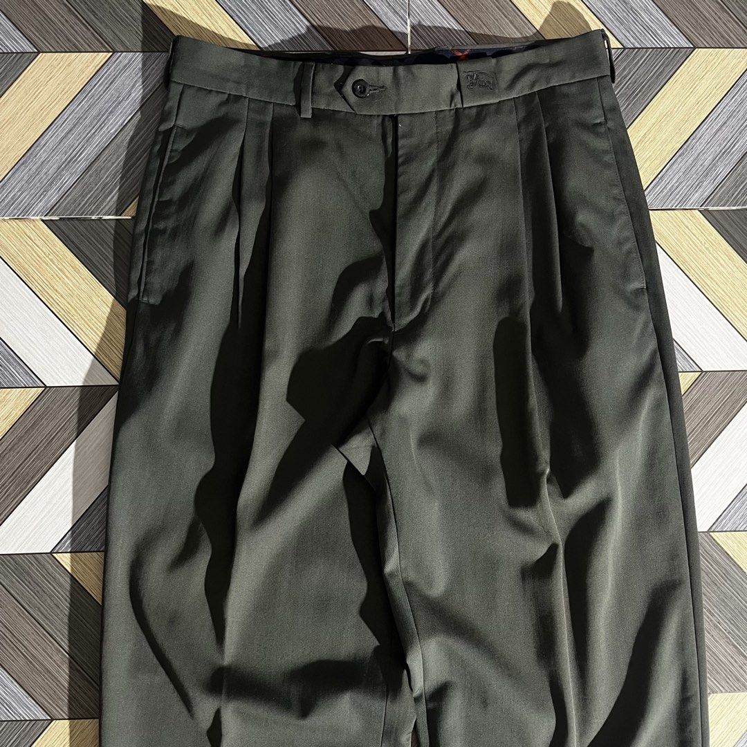 90’s Burberry Wool Pleated Trouser (Category: Trousers) located in Daraga. Submitted by th3cliquejunks (Listing ID 1467894265, Image 2). Description: 90’s Burberry Wool Pleated Trouser Tagged As: 46 (31 1/2) Size Medium Condition: 9.5/10 Flawless Authentic Measurement: Waist: 31” Length: 40” Hem: 9” - 2,580 Dm!.