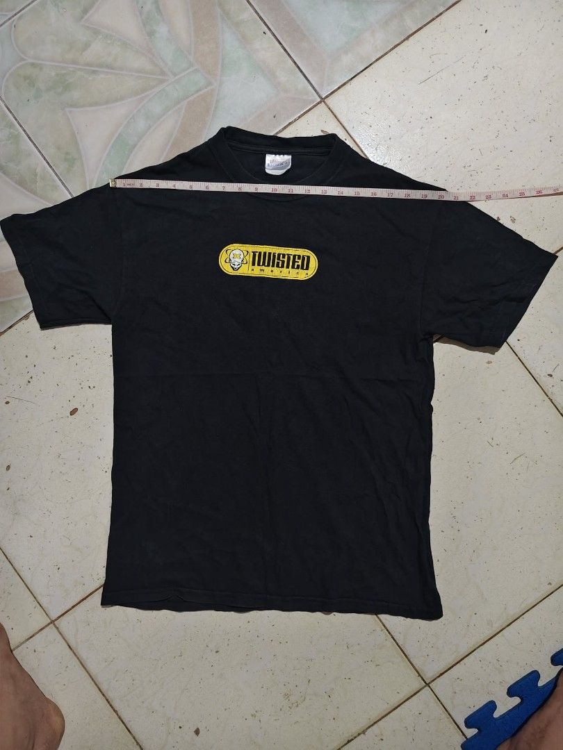90s Twisted America Tee (Category: Activewear) located in Abucay. Submitted by fnds_wr (Listing ID 1468015596, Image 1). Description: .