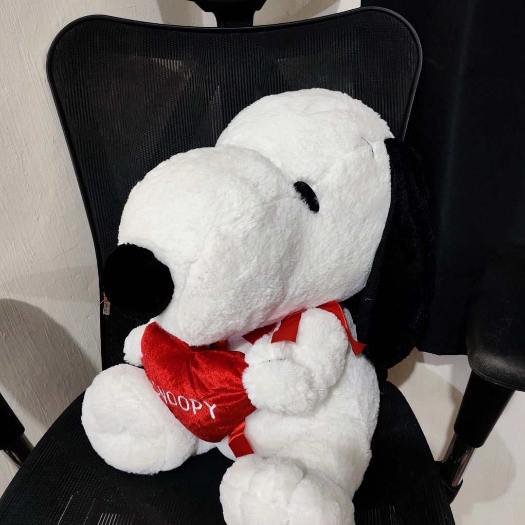 ✦ 2014 Peanuts Snoopy Jumbo Plush ✦ (Category: Plushies & Soft Toys) located in Santa Rosa. Submitted by rusalkascottage (Listing ID 1467967648, Image 2). Description: ୨୧ ───────────── ୨୧ P750 GC@@@sh P1000 COD / PayLater ♡ WYSIWYG ♡ Jumbo size, approximately 50 cm! ♡ Huggable and perfect for cuddles ♡ With paper tag ♡ Onhand & ready to ship ୨୧ ───────────── ୨୧ ✦ FAQs ✧ Location: Sta. Rosa, Laguna ✧ Shipping starts at P36 ✧ COD price is adjusted 