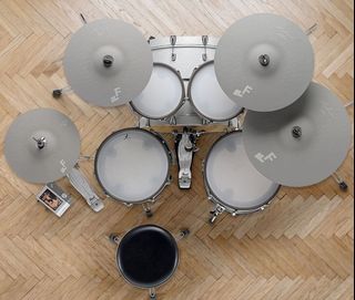 （分類：）位於 。 由 fun_music_center 提交（商品編號 1468027937，圖片 1）。簡介： 。