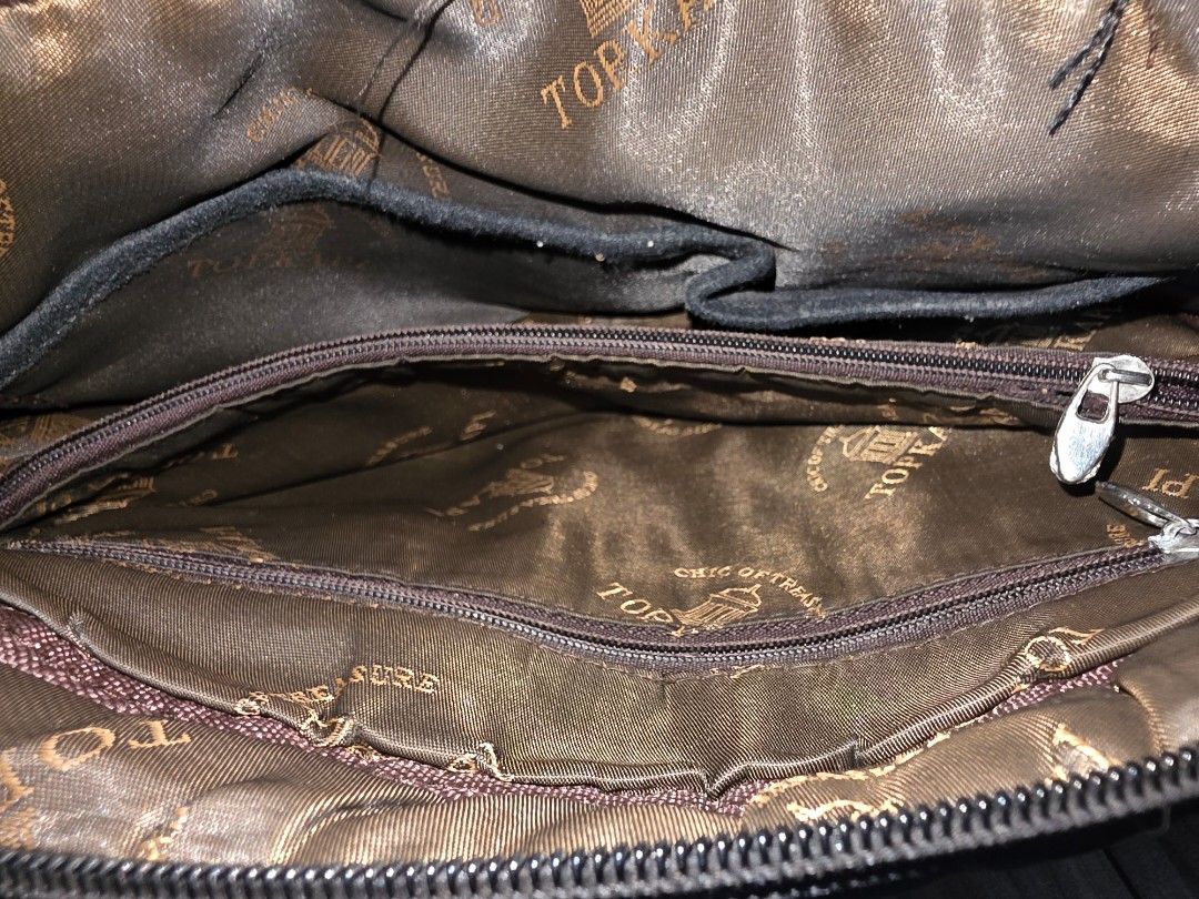 A6 Nylon Quilted Crossbody Bag (Category: Cross-body Bags) located in Quezon City. Submitted by thriftstershop (Listing ID 1467997173, Image 3). Description: Brand: A6 Condition: Excellent Meet up: Trinoma or LRT 2 Anonas Shipping: LBC - Weekdays J&T - Weekends.