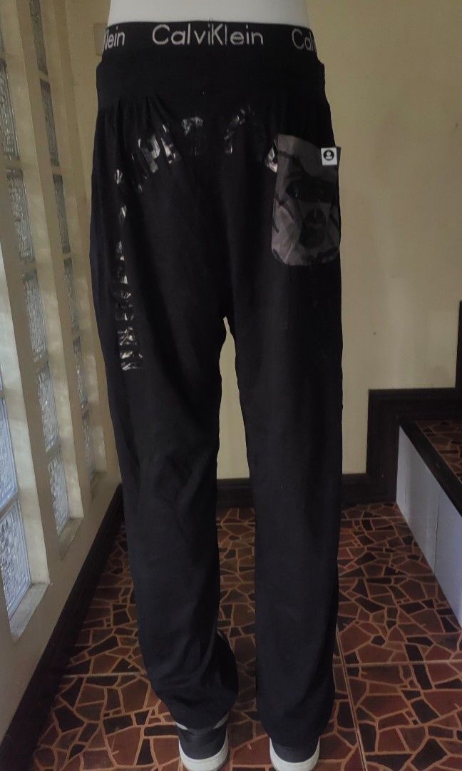 A BATHING APE (Category: Joggers) located in Legazpi City. Submitted by livedolphin_68dee2 (Listing ID 1467900108, Image 2). Description: Waist 34 with adjustable string Length 42 VGOOD CONDITION 10 /10 COLOR RATE NO ISSUE.