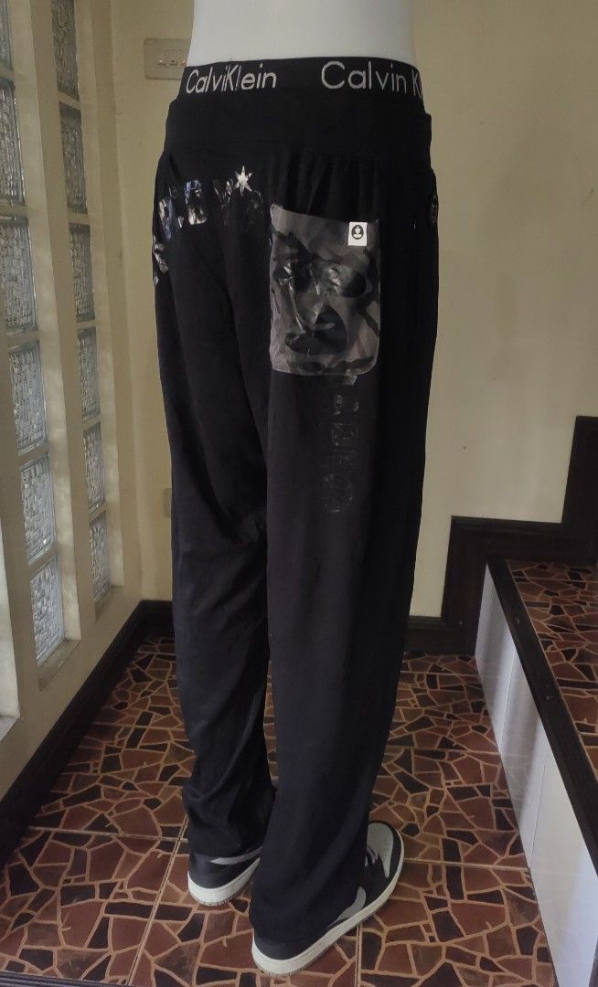 A BATHING APE (Category: Joggers) located in Legazpi City. Submitted by livedolphin_68dee2 (Listing ID 1467900108, Image 3). Description: Waist 34 with adjustable string Length 42 VGOOD CONDITION 10 /10 COLOR RATE NO ISSUE.