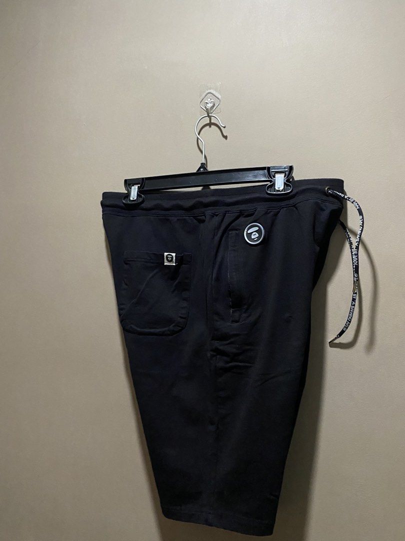 Aape (Category: Shorts) located in Iloilo. Submitted by yulostreet.thrift (Listing ID 1467978911, Image 3). Description: Aape shorts 3XL on tags Complete tags 32-36 waist 21 length 9 leg open Features a printed spellout and a velcro patch on the right. 9.5/10 CR Excellent condition.