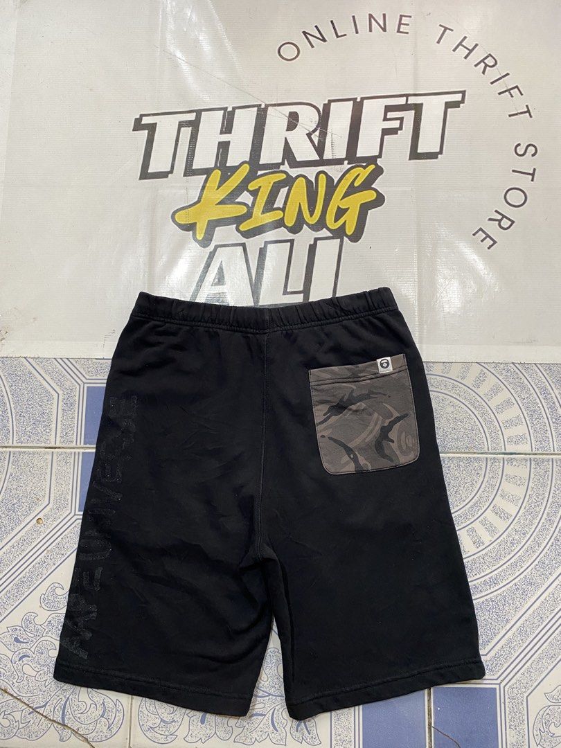 AAPE sweat short (Category: Shorts) located in Rosario. Submitted by thrift_king_ali (Listing ID 1467857342, Image 2). Description: AAPE Medium on tag issue: Minimal hairlines Dimes: W-29 to 36 L-20.5 excellent condition 450+sf.