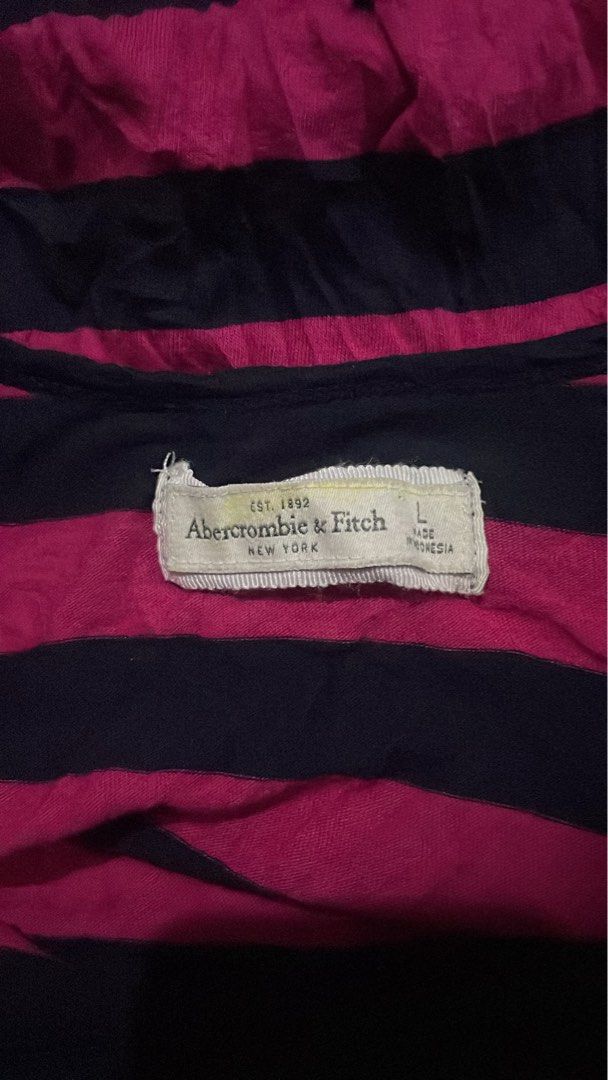 abercrombie&fitch backless blouse (Category: Dresses) located in Alabel. Submitted by rynz_ (Listing ID 1467936782, Image 3). Description: no flaws no issue width 14 length 24 shoulder opening 14.