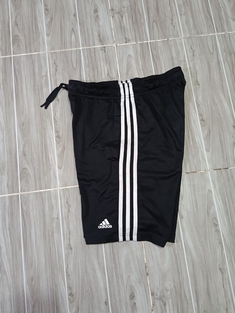 ADIDAS 3LINES DRIFIT SHORT (freeshipping) (Category: Activewear) located in Quezon City. Submitted by gyl-stop (Listing ID 1468012879, Image 3). Description: free shipping 26-30 x 18 excellent condi cr: 9.8/10 issue: none.