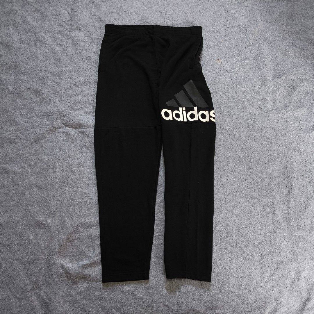 Adidas Big Logo Fleece Sweatpants (Category: Joggers) located in Manila. Submitted by shykes_26 (Listing ID 1468038203, Image 2). Description: Dimensions: Waist - 34-40 (XXL on tag) Length - 42.5 Thigh - 13 Leg open - 7 Issues: None.