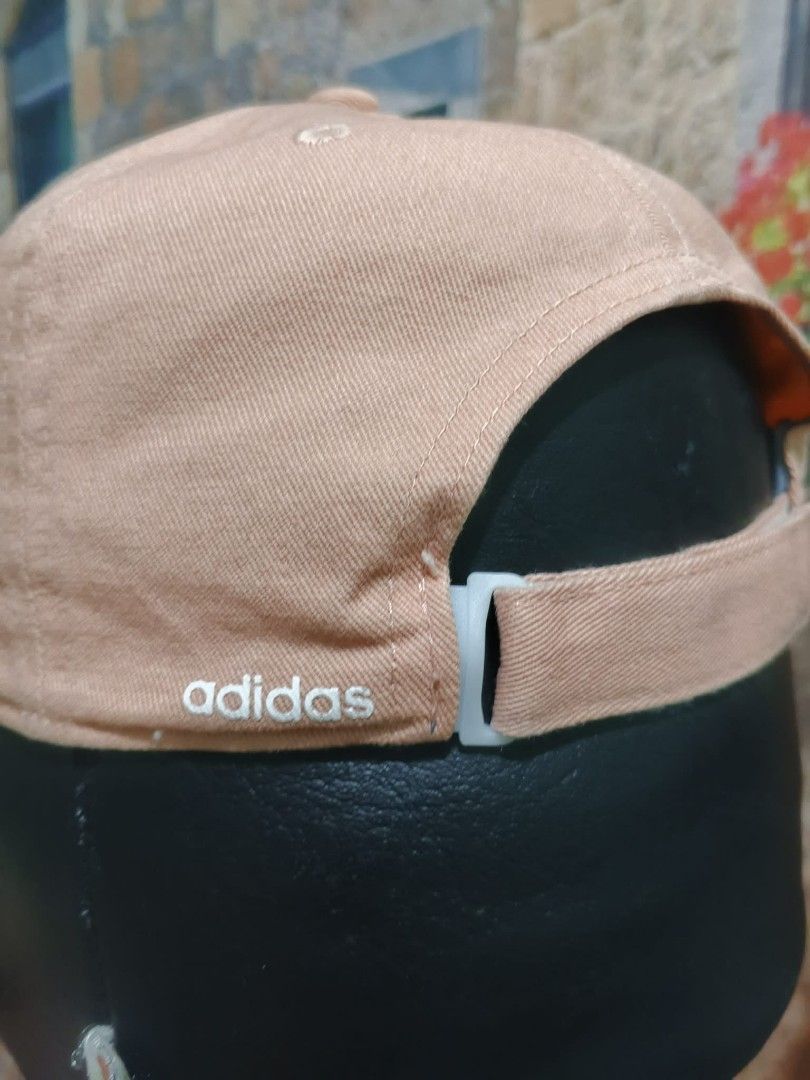 Adidas Climalite running cap (Category: Hats & Beanies) located in Valenzuela. Submitted by shs.by.marc (Listing ID 1467846044, Image 2). Description: Location : Karuhatan Valenzuela.