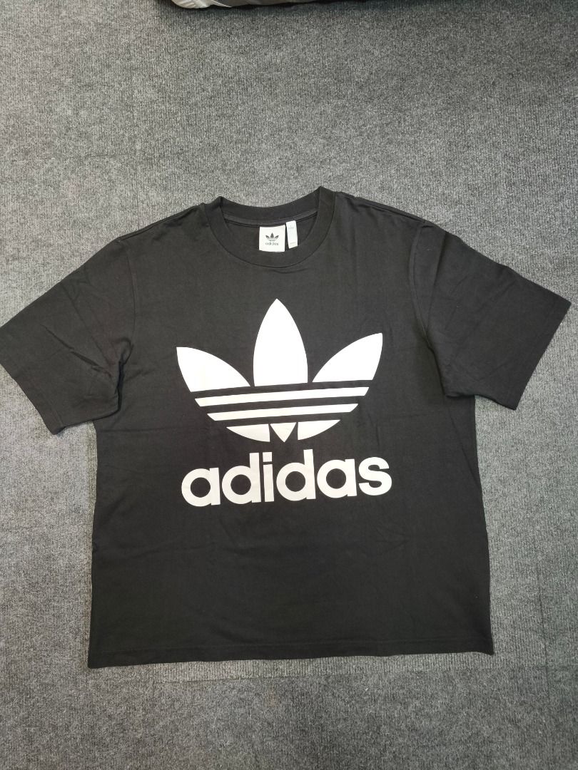 Adidas Oversized Tee Size L (Category: Tshirts & Polo Shirts ) located in Caloocan City. Submitted by sellinthrift (Listing ID 1467858996, Image 1). Description: PRE-LOVED / DECLUTTERING SALE 🏷️ Adidas men's oversized tee Quick Details: • Size: Large(oversized) • Condition: 8.5/10, seldom used • Inclusions: T-shirt only • Issue/Notes: No issue, oversized tee, boxy style Price: ₱395+SF(Slightly negotiable for quick pickup) Logistics & Payment: 📍