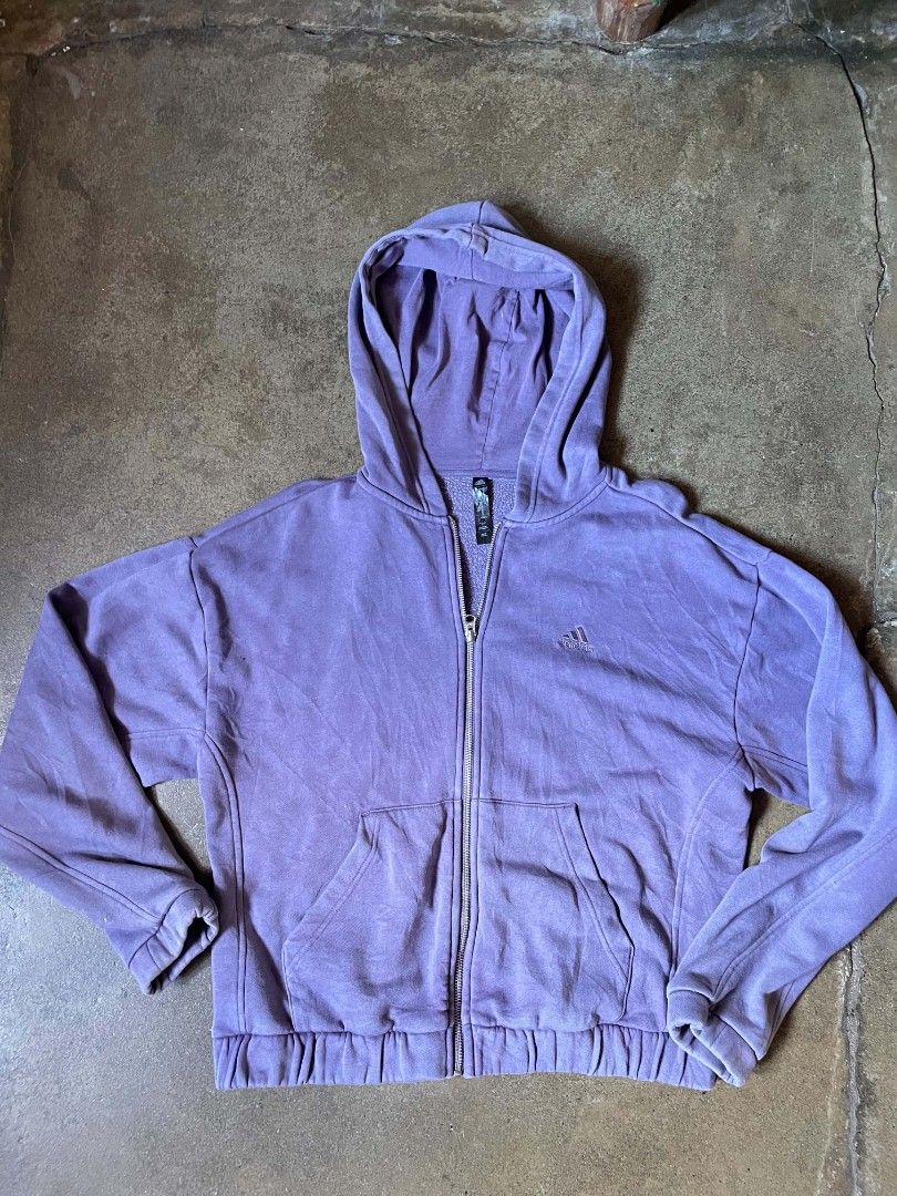 Adidas purple jacket with hood (Category: Coats, Jackets and Outerwear) located in San Fabian. Submitted by thriftbyfleur (Listing ID 1467924534, Image 1). Description: no flaws. with zipper.