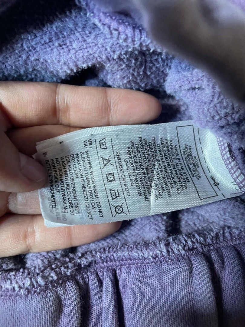 Adidas purple jacket with hood (Category: Coats, Jackets and Outerwear) located in San Fabian. Submitted by thriftbyfleur (Listing ID 1467924534, Image 3). Description: no flaws. with zipper.