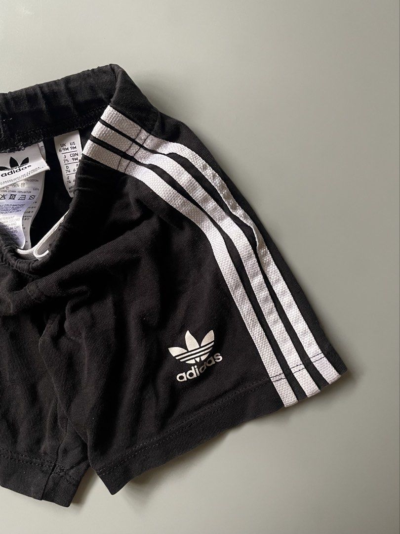 adidas short (Category: Babies & Kids Fashion) located in Bacoor. Submitted by seven_steal (Listing ID 1467911727, Image 1). Description: adidas short 6-9mos can fit 12mos guc.