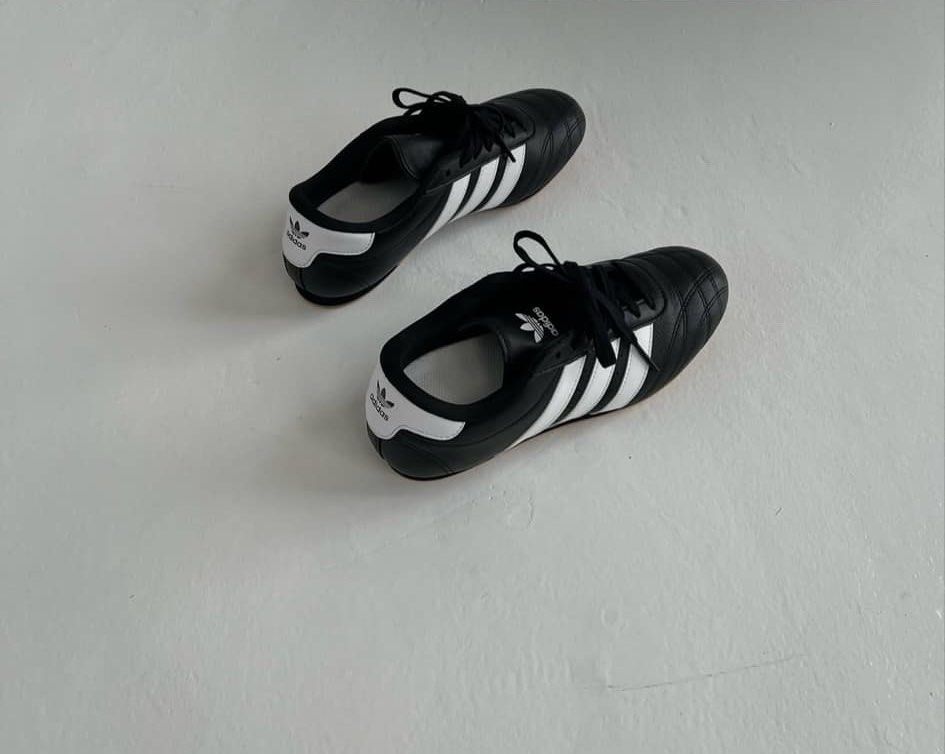 ADIDAS size 7 (Category: Sneakers) located in Urdaneta. Submitted by hellocity16 (Listing ID 1467979298, Image 1). Description: Barely used Size 7.