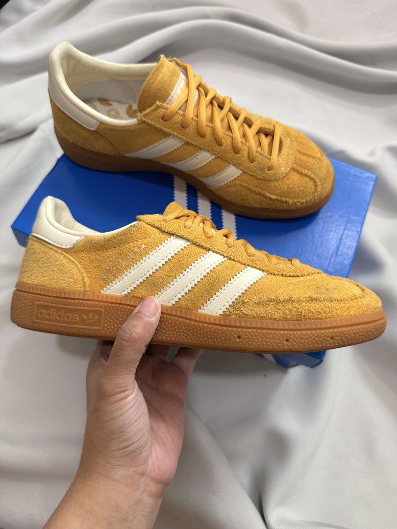 Adidas Spezial Size 6 / 23.5 (Category: Activewear) located in Makati City. Submitted by ribsclutter (Listing ID 1467960803, Image 1). Description: Original Adidas Spezial Yellow ₱2500 Size on tag: 23.5cm / US 5.5 unisex 📍Makati City MOP: Gcash / BPI / UnionBank MOD: J&T / Lalamove / Same day delivery.