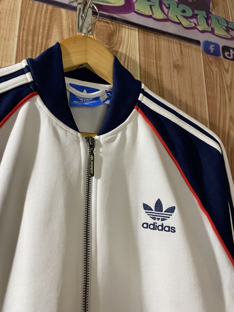 Adidas SST Track Top (Category: Coats, Jackets and Outerwear) located in Tagbilaran City. Submitted by westcost (Listing ID 1467937581, Image 2). Description: Adidas SST Track Top🔥 ▫️Width:21 ▫️Length:27 📌color rate:9.5/10 📌flawless 📌need wash.