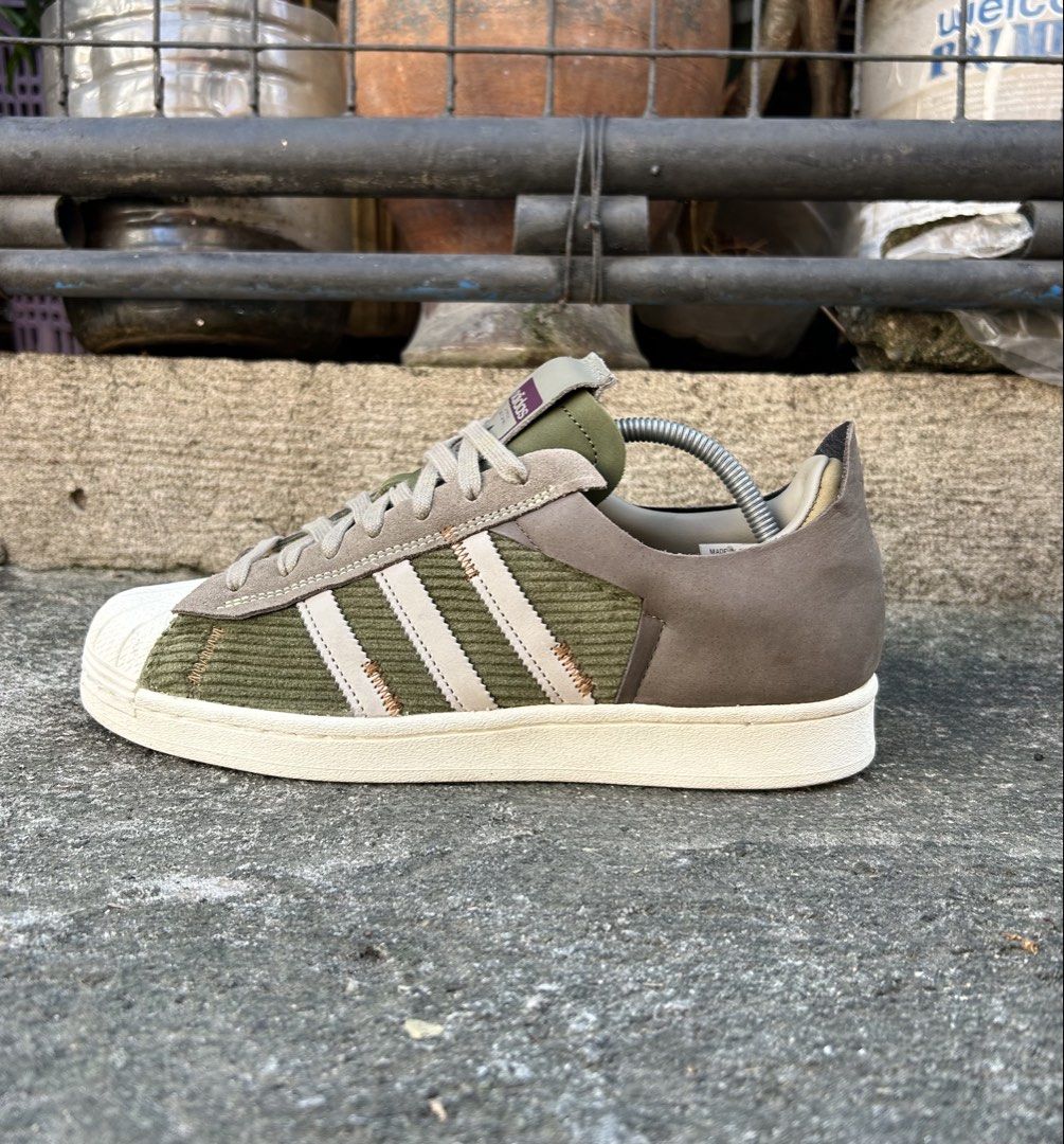 Adidas Superstar Olive (Category: Shoe inserts & accessories) located in Manila. Submitted by ukayfinds303 (Listing ID 1468034141, Image 1). Description: Adidas Olive Size 9 us, 8 1/2 uk As new Condition ₱1,700.